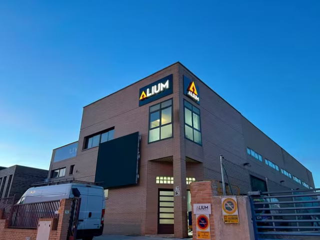 Screenshot 2025-11-30 at 17-08-55 Grupo ALIUM impulsa su crecimiento con la incorporación de su cuarta impresora Canon Colorado - Canon Spain