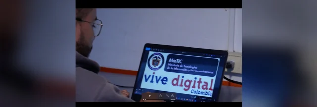1781626768748-banner-desk